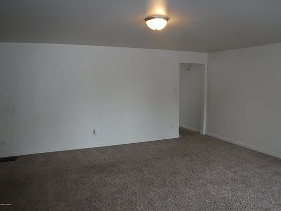 3rd image of 3200 Lois Dr