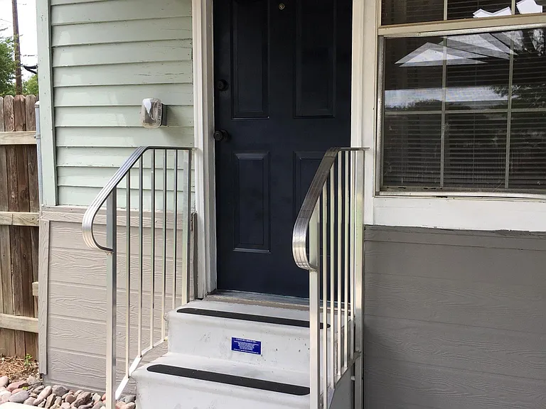 1402 N Austin St — Photo 11
