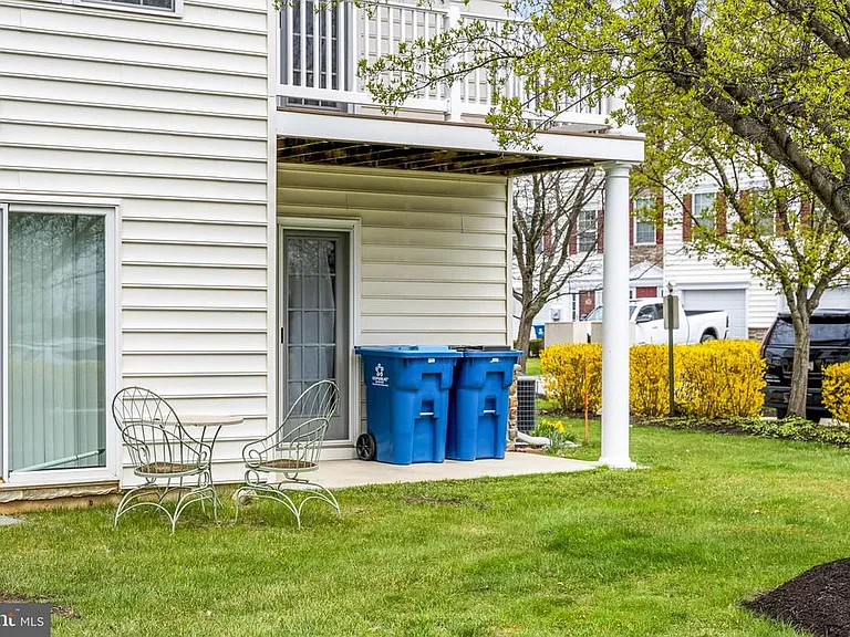 202 Bardel Dr #202 — Photo 27