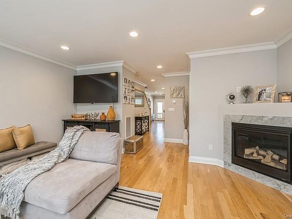 5th image of 81 Lakeview Ave E