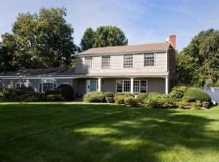 2 Sasqua Rd, Norwalk, CT 06855