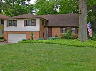 29806 W Oakland Rd, Bay Village, OH 44140