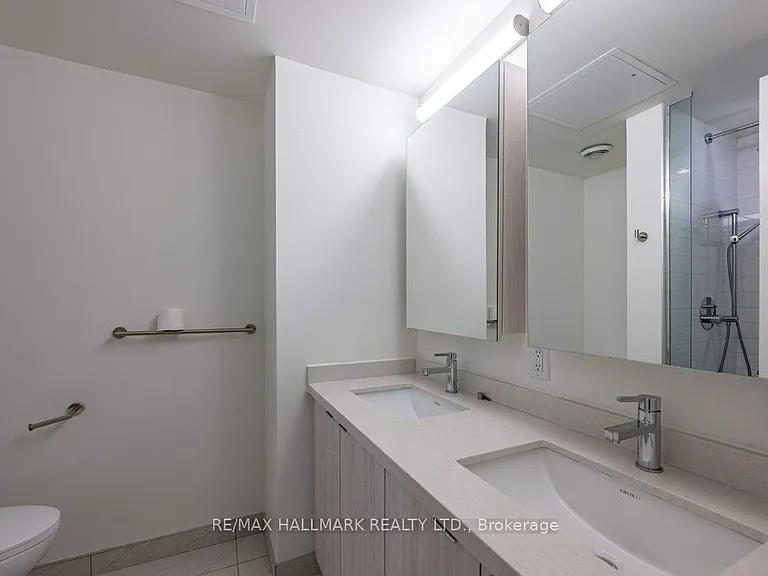 8868 Yonge St #1507E — Photo 13