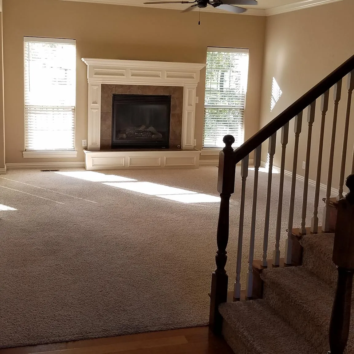 5 bed, 2.5 bath, 2568 sqft, $2,600 — Photo 2