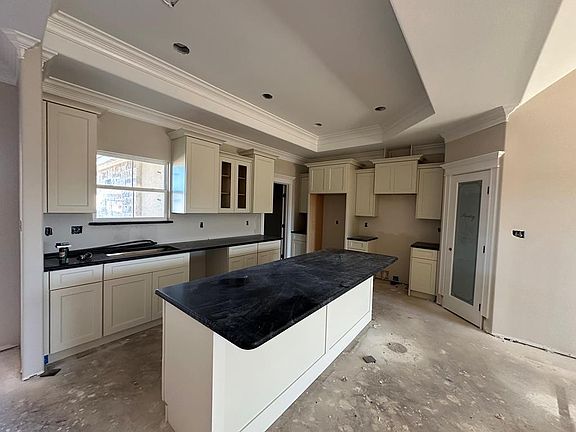 4th image of 3127 Maplewood Dr