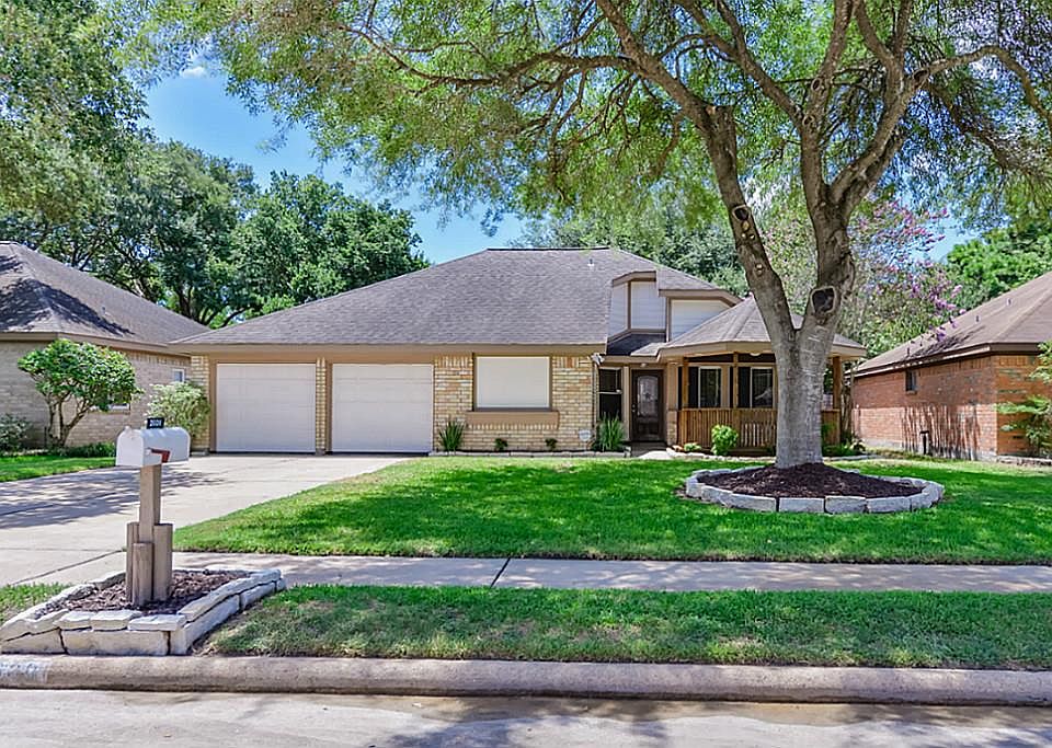 1st image of 2609 Village Circle Dr