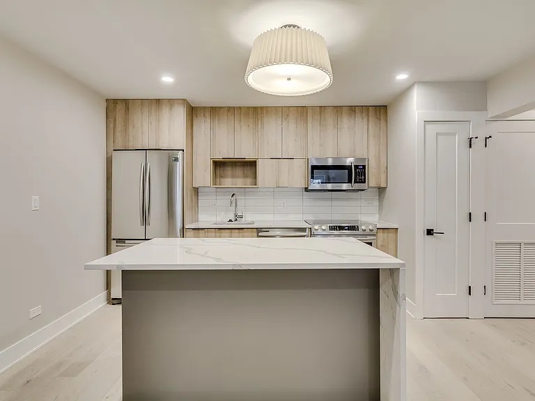 1BedConv - Kitchen