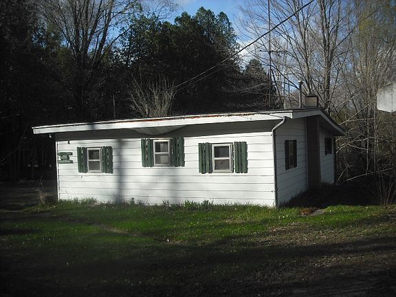 2nd image of 18396 Oxbow Dr