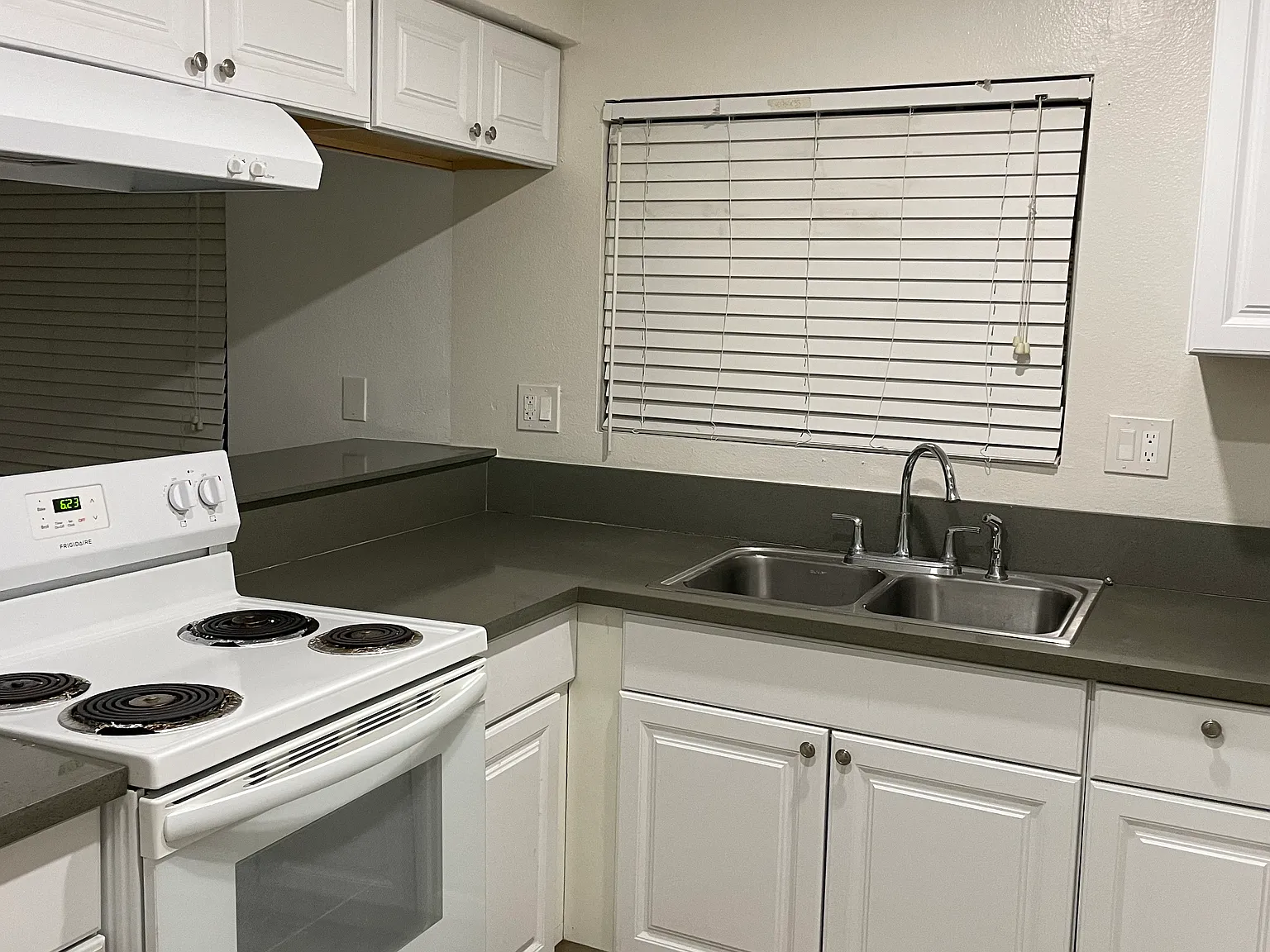 2 bed, 1.5 bath, 1100 sqft, $2,750 — Photo 3