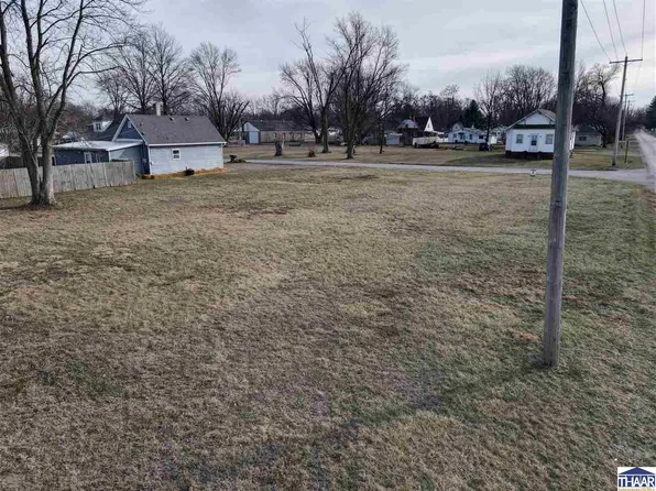 609 W Monroe St, Paris, IL 61944