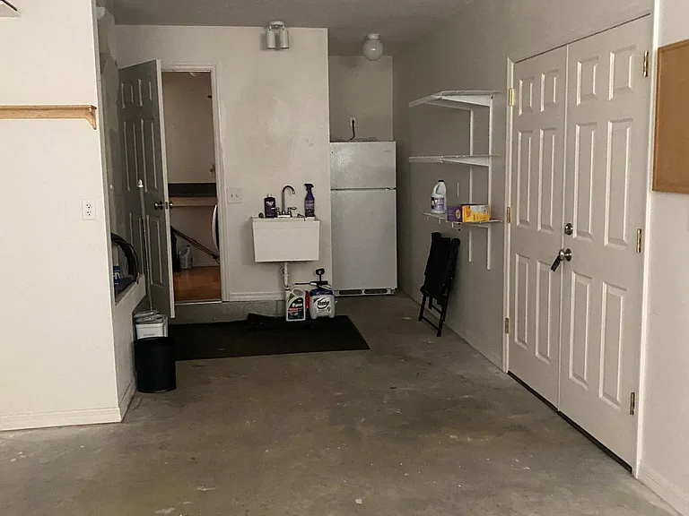 2290 Emperor Dr — Photo 17