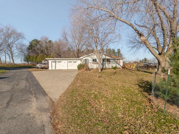 9820 University Ave, Cedar Falls, IA 50613