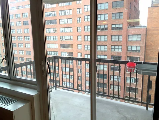Rented by Manhattan Skyline | media 13