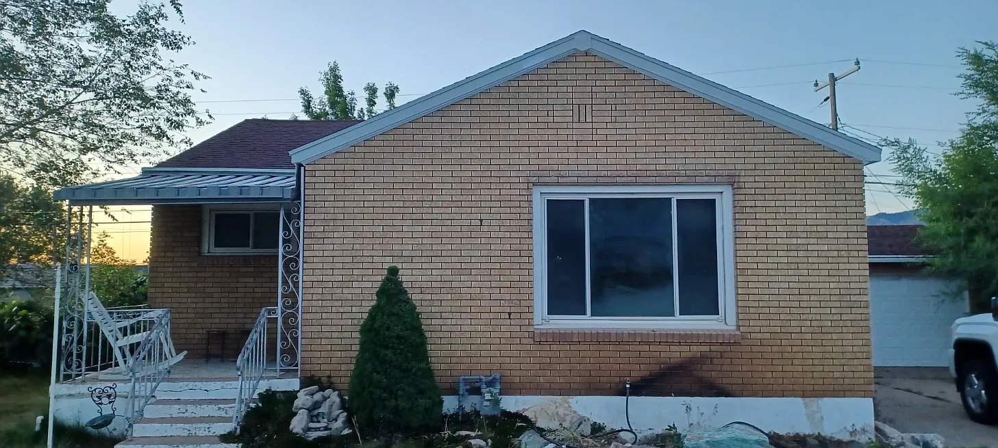 3 bed, 1960 sqft, $2,000 — Photo 2