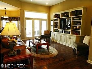 3rd image of 4304 Huntington Woods