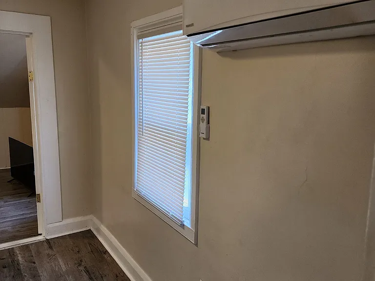 91 Taunton Ave #2R — Photo 7