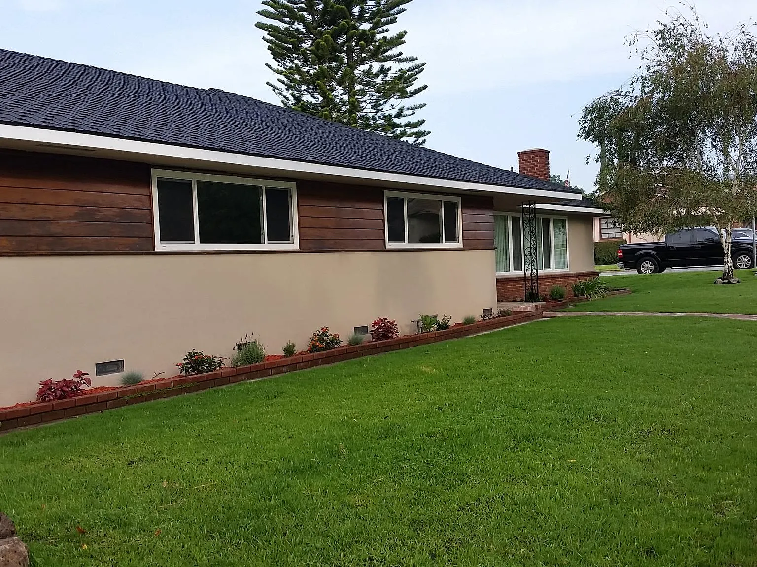 2323 Scott Rd — Photo 2