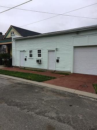 1st image of 833 N Lopez St