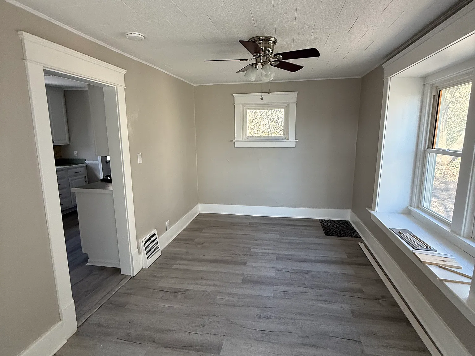 3 bed, 1220 sqft, $1,250 — Photo 4