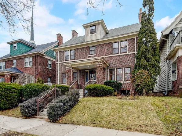 3052 North Stowell AVENUE, Milwaukee, WI 53211