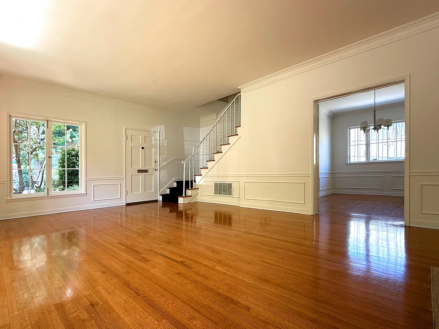 2 bed, 1200 sqft, $5,550 — Photo 4