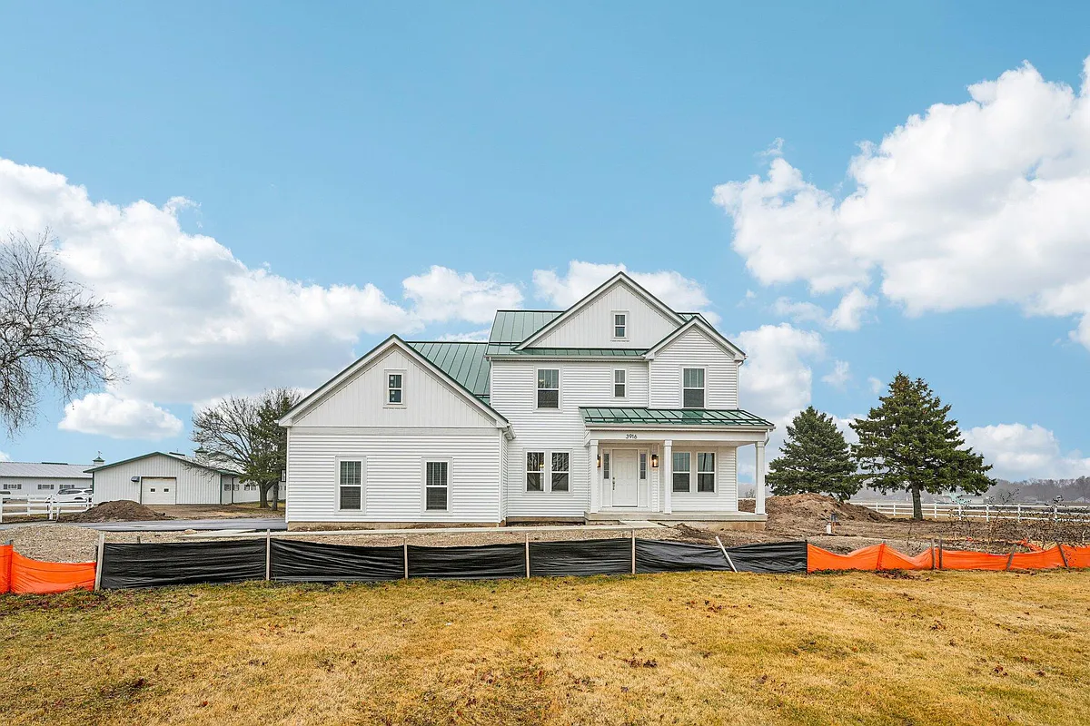 Building Photo - 3916 County Road F N