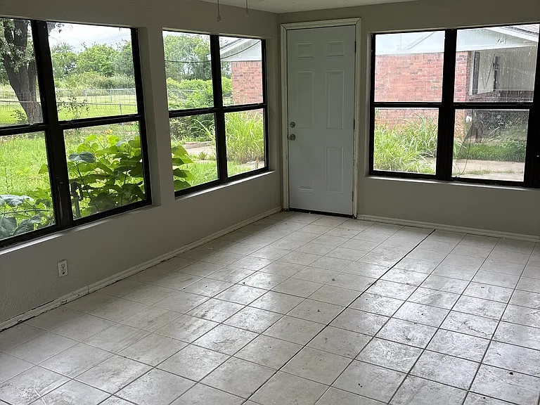 1505 N Indian Meridian Rd — Photo 5