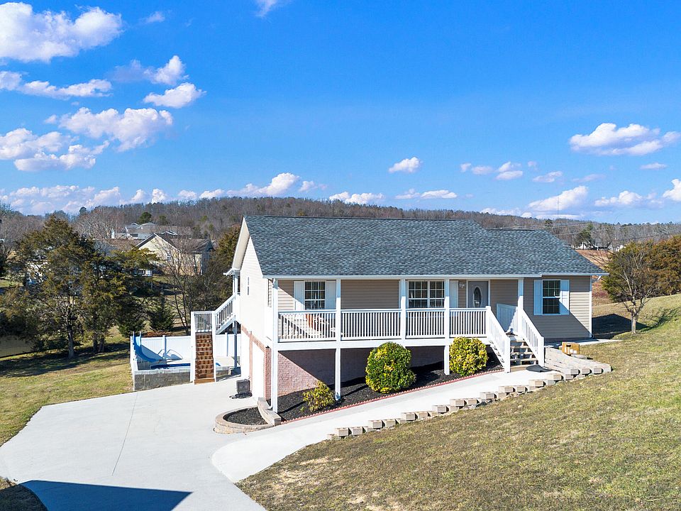 1st image of 133 Rockdale Ct SE