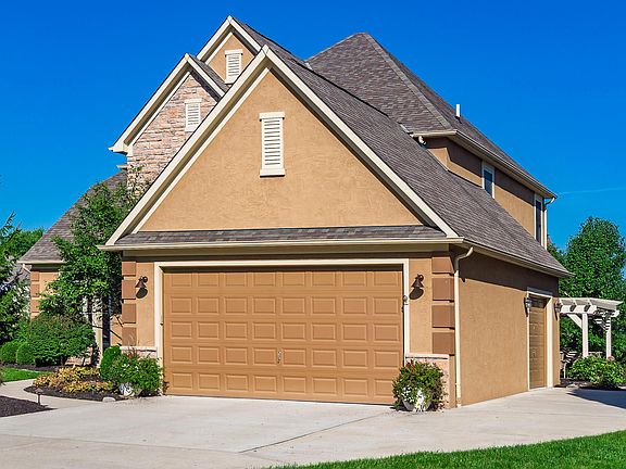 3rd image of 2819 Sandhurst Dr