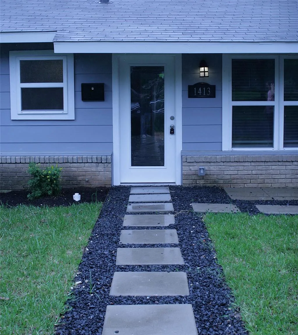 3 bed, 2.0 bath, 1150 sqft, $2,690 — Photo 1