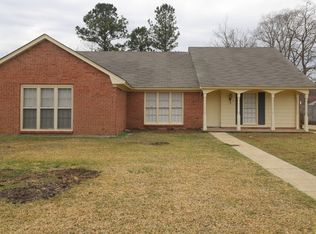 2261 Edinburgh Dr, Montgomery, AL 36116