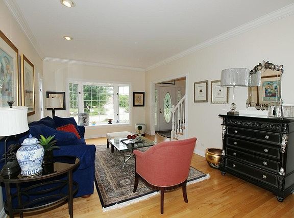 4th image of 938 W Crescent Ct