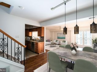 2012 Green St, Philadelphia, PA 19130