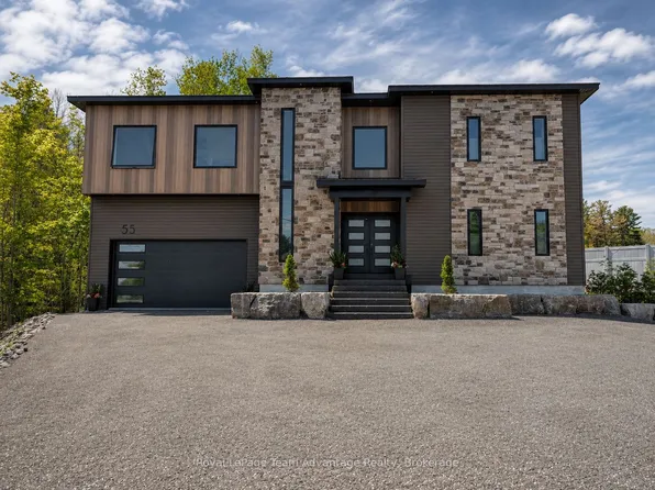 55 Dennis Dr, Parry Sound, ON P2A 0E4