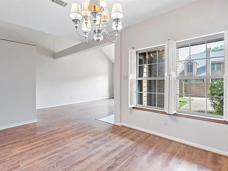3122 Camelot Dr #33 — Photo 9
