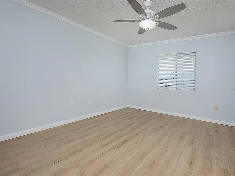2608 Hidden Lake Dr N #C — Photo 10