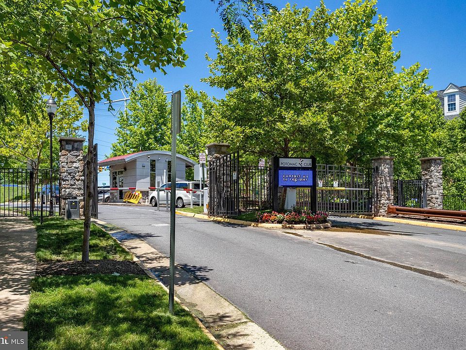 1st image of 2263 Kew Gardens Dr #187