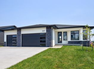 4649 179th St, Urbandale, IA 50323