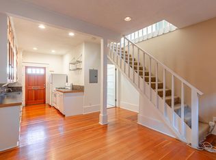 627 Comstock St #1, Seattle, WA 98109