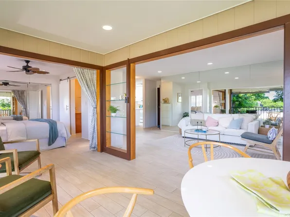 3721 Kanaina Ave APT 201, Honolulu, HI 96815