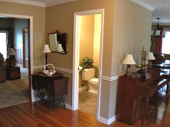 Foyer & 1/2 Bath