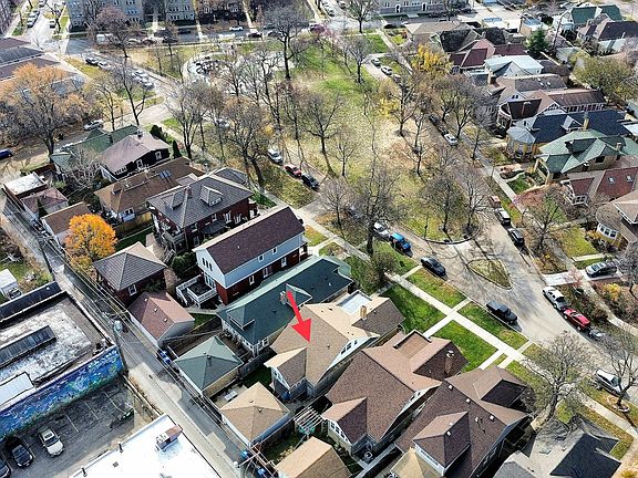 3rd image of 4147 N Dickinson Ave