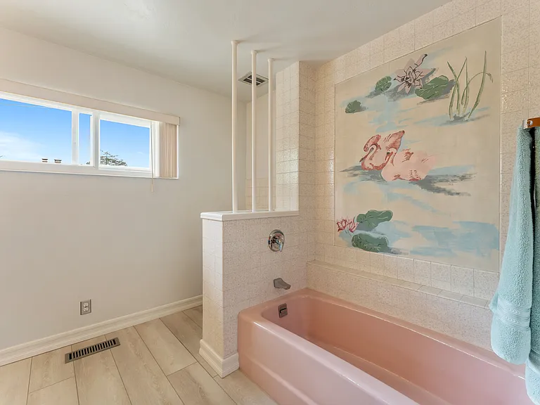 1900 G St — Photo 15