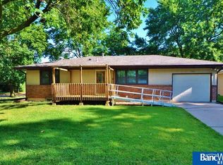 700 Starview Ln, Lincoln, NE 68512