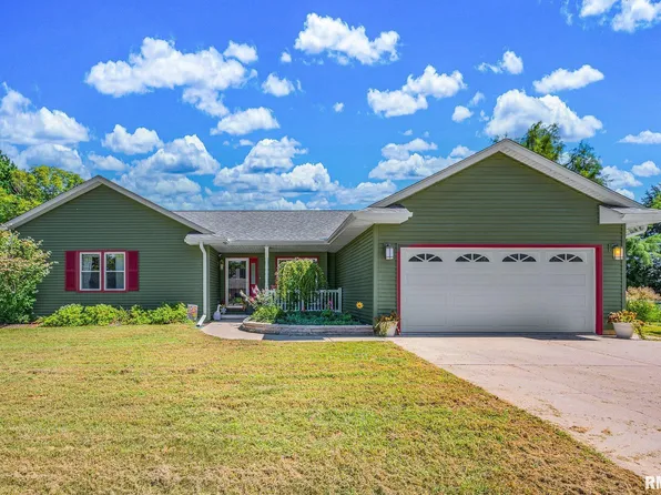 36 Bay Shore Dr, Lacon, IL 61540