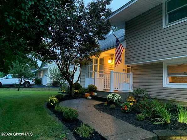 15 Jacob Street, Ballston Lake, NY 12019