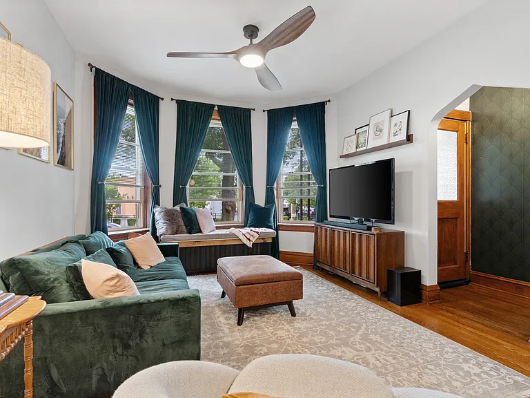 3139 N Hamlin Ave #1 — Photo 3