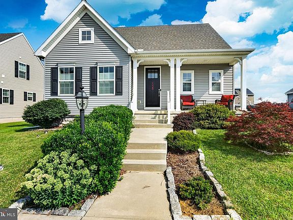 3rd image of 528 Boyce St