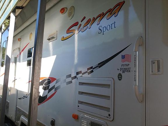 Sierra Sport Side Entrance