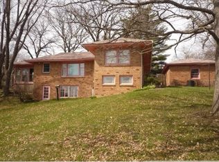 3508 Long Lake Rd, Oakdale, MN 55115